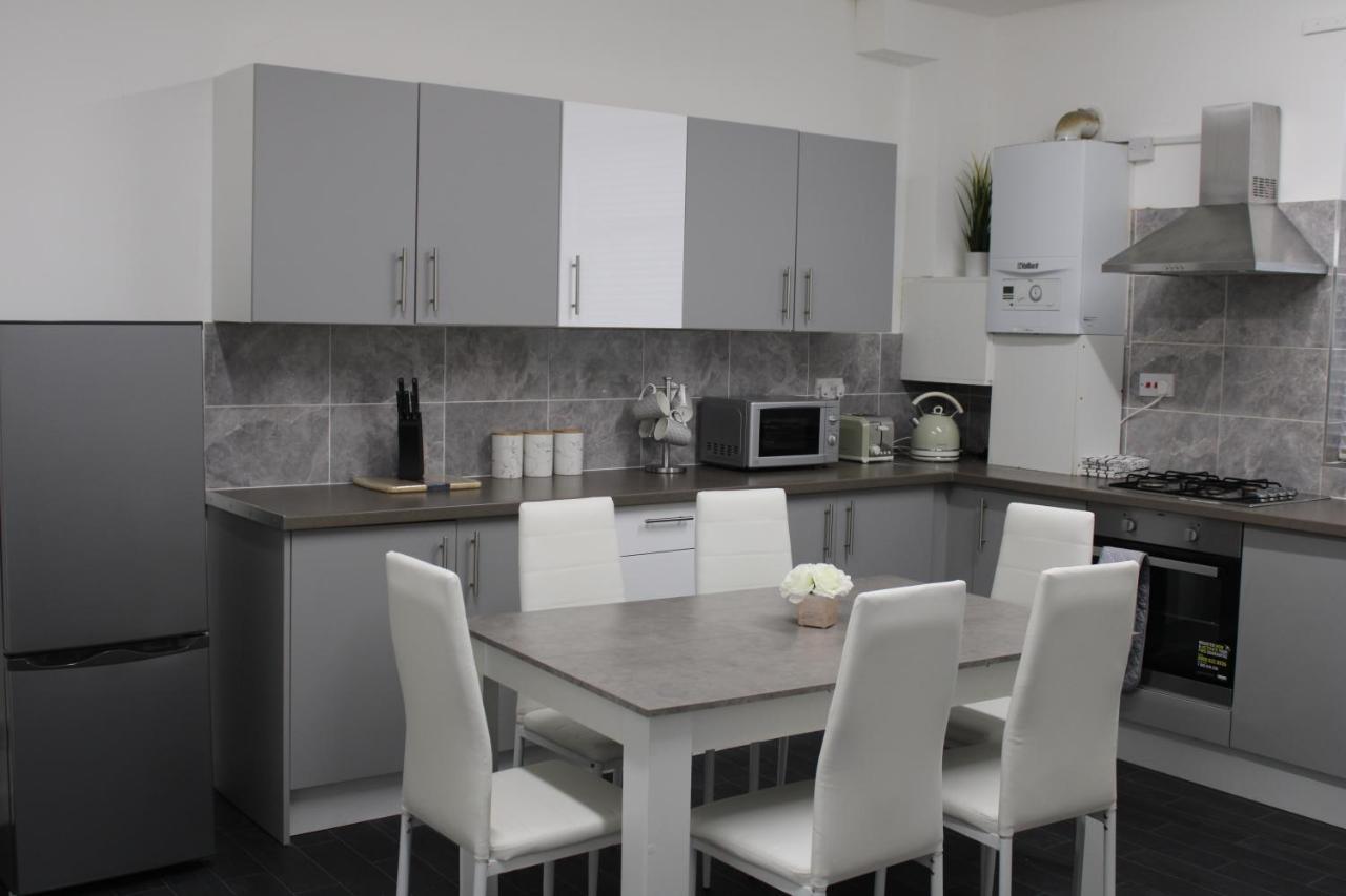 Lovely, Spacious 3 Bed House Close To Centre Holiday home *
