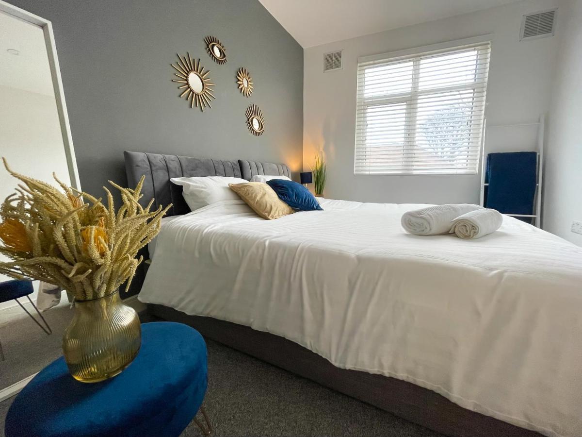 Apartment Spacious 2bed With Free Parking! 15min To & Christie Nhs Manchester