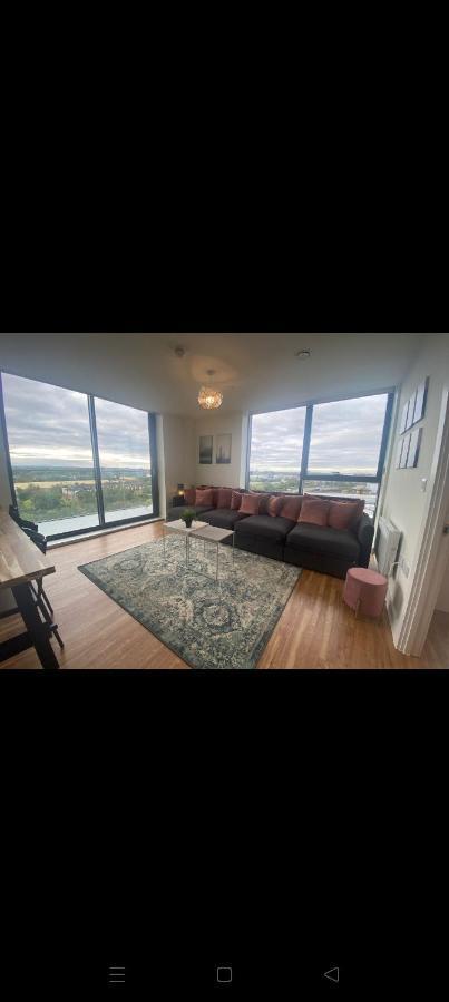 Penthouse With Balcony Views Manchester