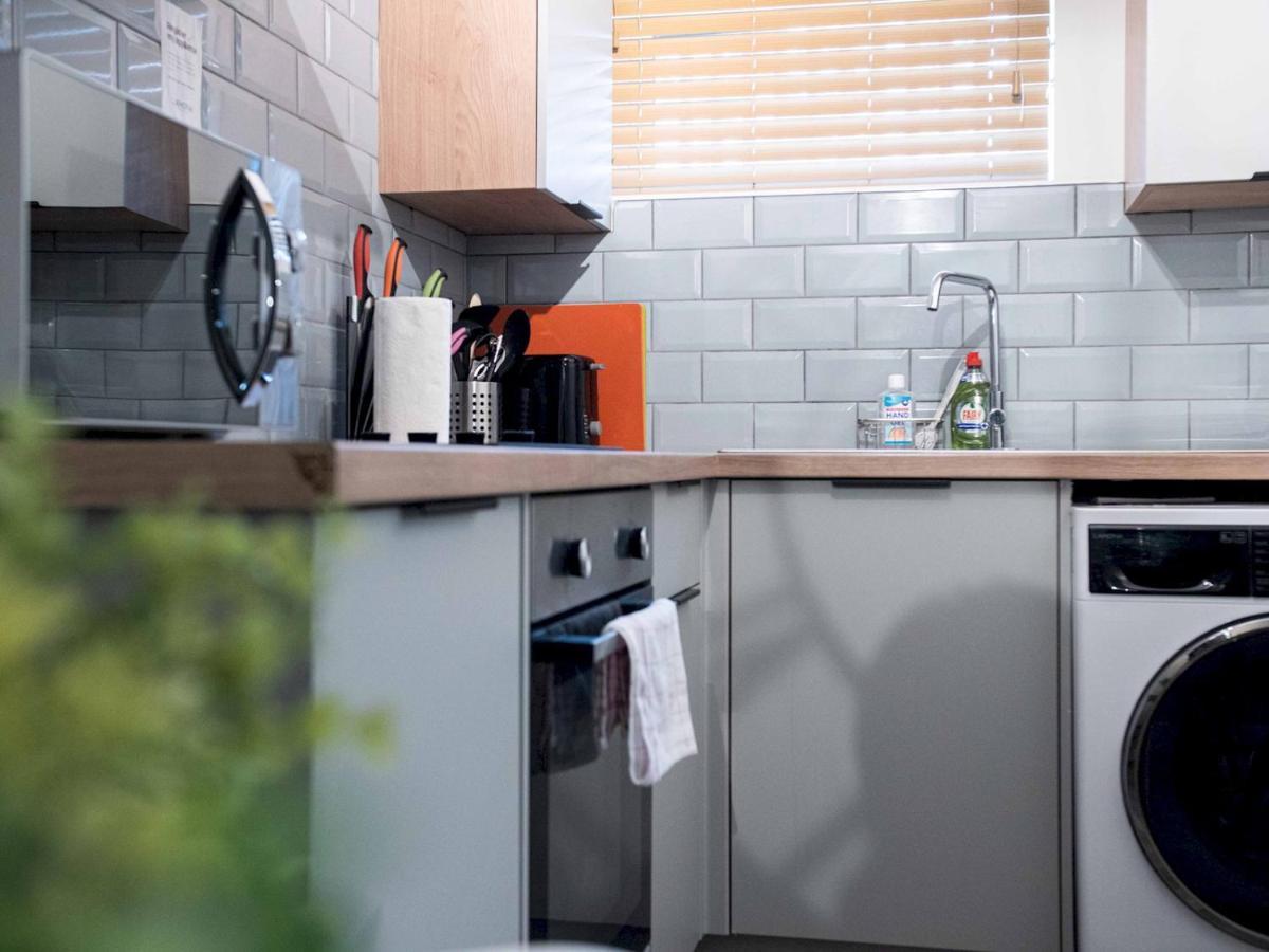 Pass The Keys Lovely 2 Bedroom In Apartment *