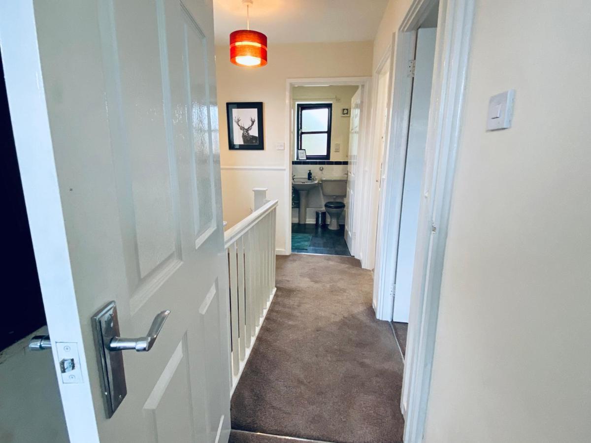 Apartment Comfortable House With Conservatory & Parking Manchester
