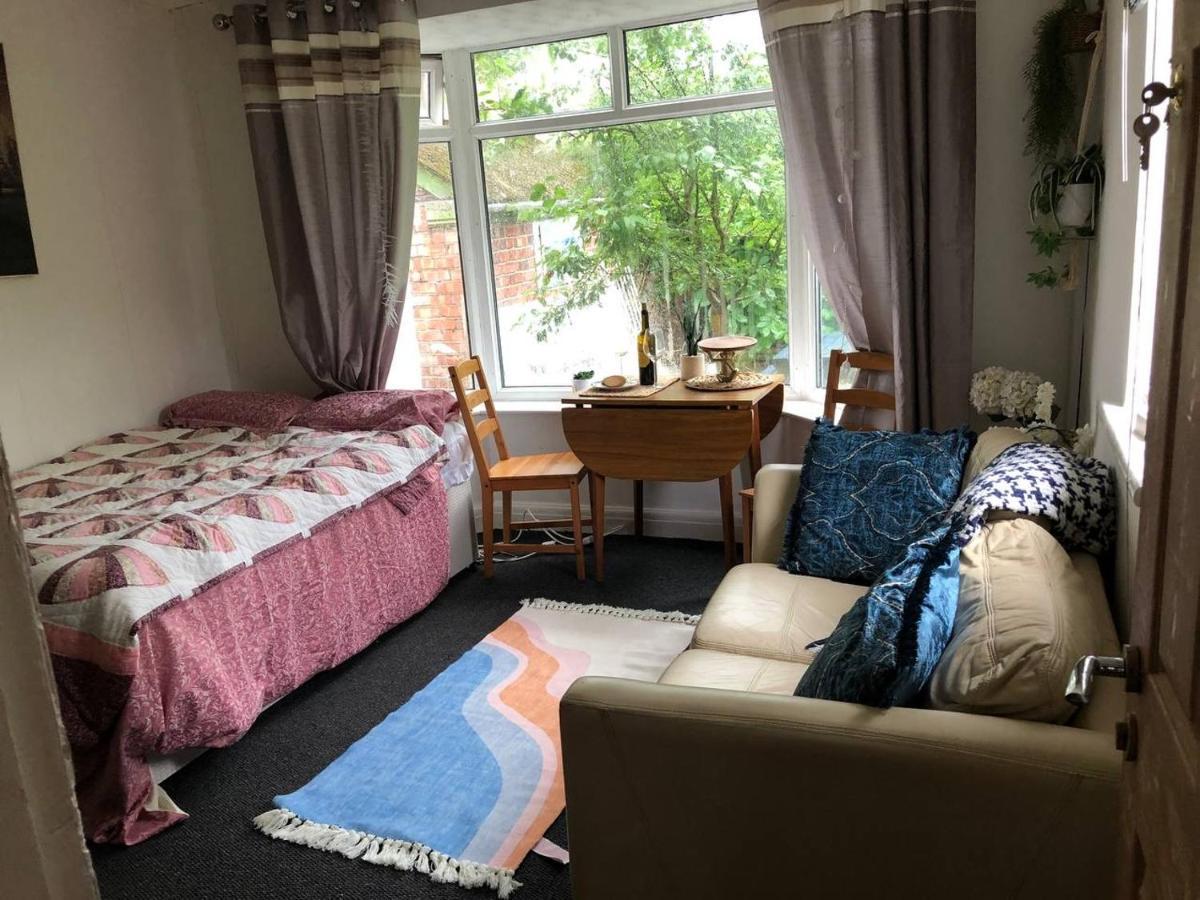 Apartment Private Studio Flat Great Location In Manchester