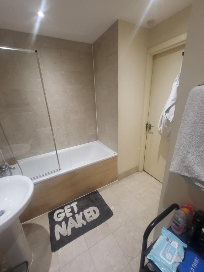 Living 2 Bedroom 2 Bathroom In Deansgate M1 Apartment Manchester