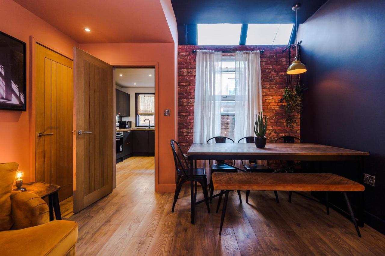 Four Bedroom Urban Hosted By Mcr Dens * Manchester