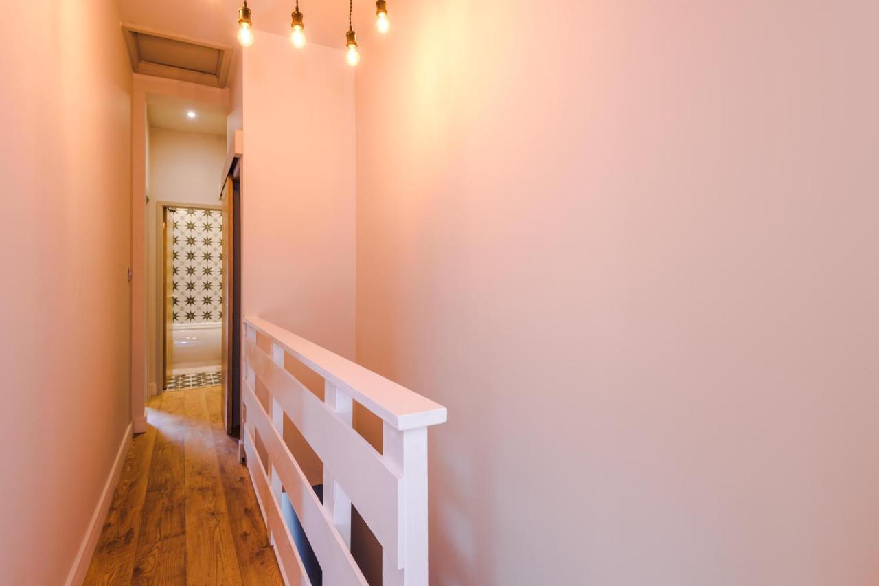 Four Bedroom Urban Hosted By Mcr Dens Holiday home Manchester
