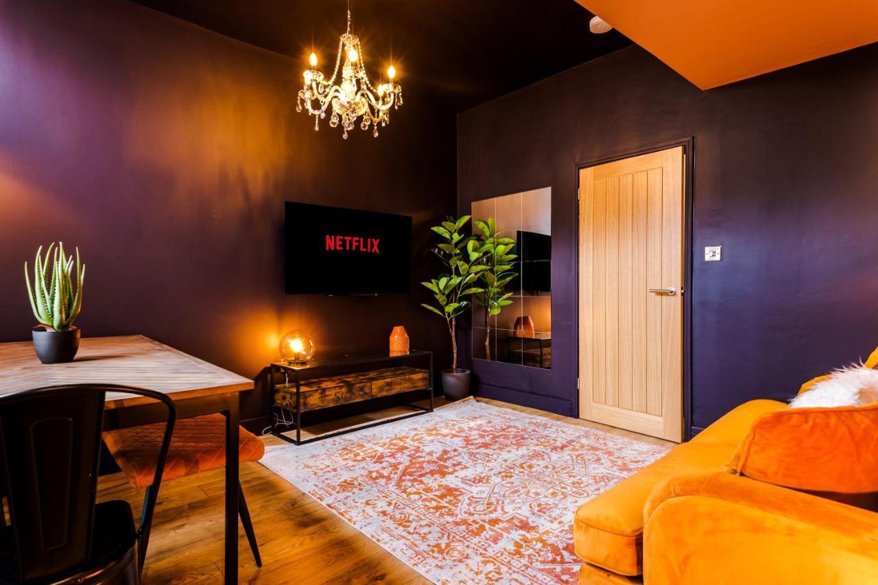 Four Bedroom Urban Hosted By Mcr Dens Holiday home Manchester