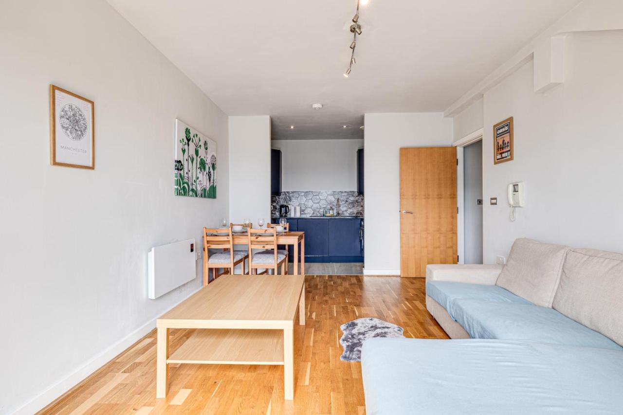 Apartment Large 2 Bed 2 Bath Manchester