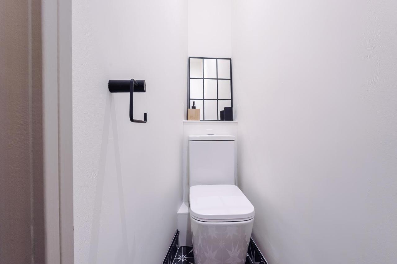 Four Bedroom Urban Hosted By Mcr Dens Holiday home *