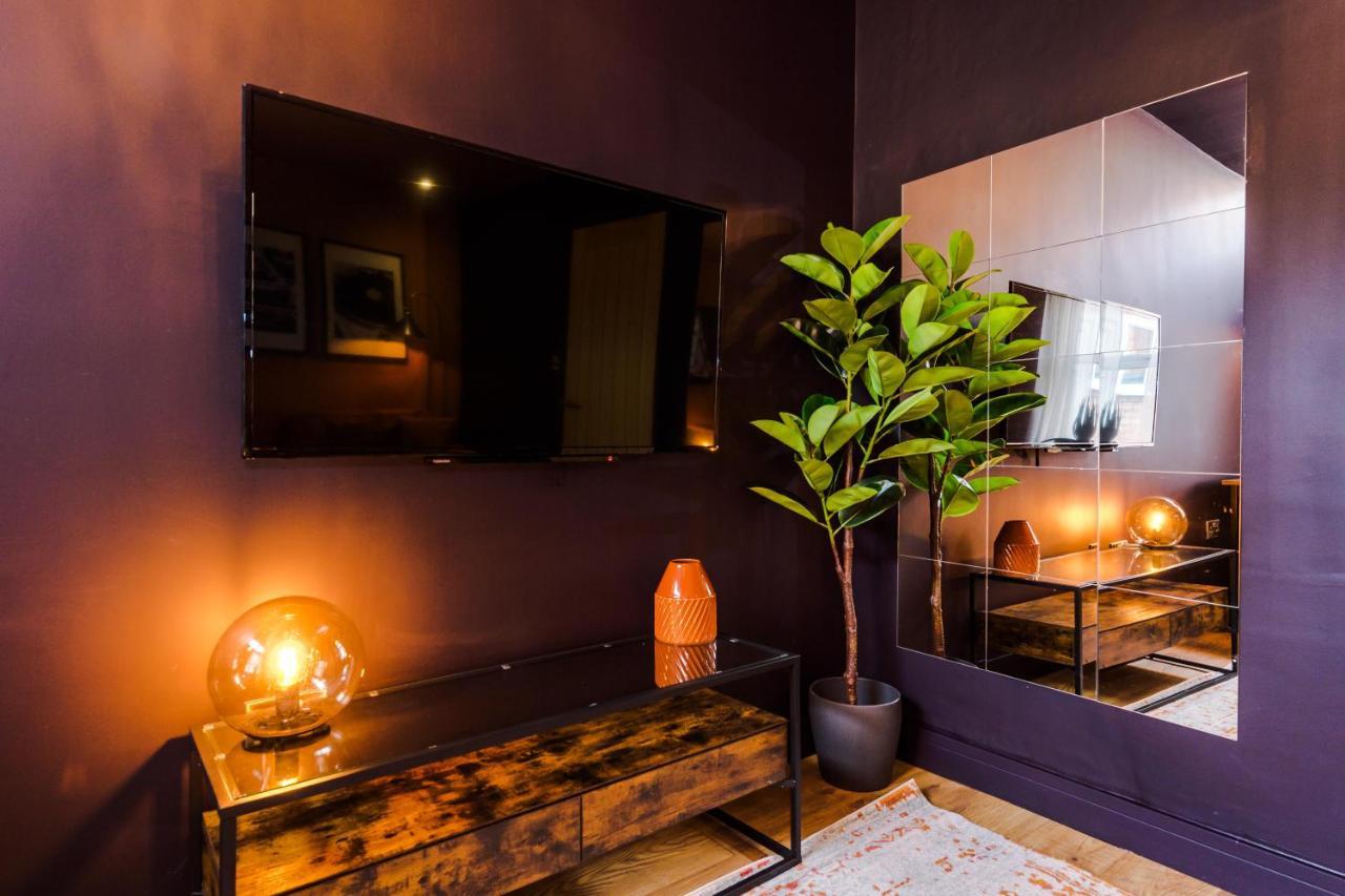 Four Bedroom Urban Hosted By Mcr Dens * Manchester