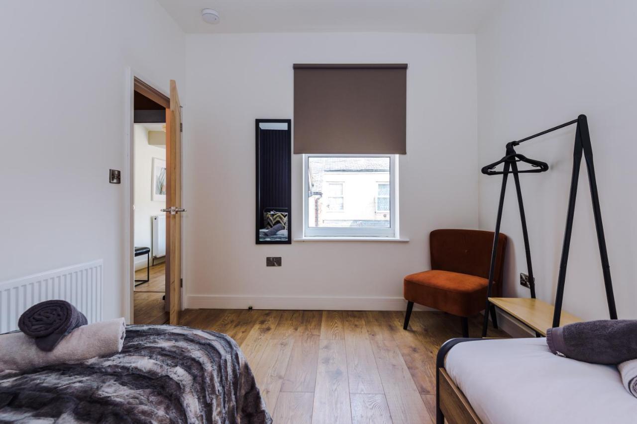 Four Bedroom Urban Hosted By Mcr Dens