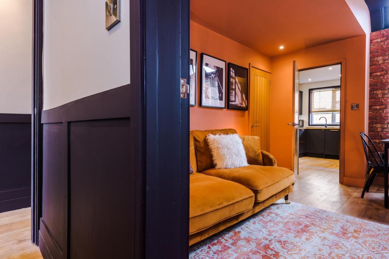 Four Bedroom Urban Hosted By Mcr Dens Holiday home Manchester