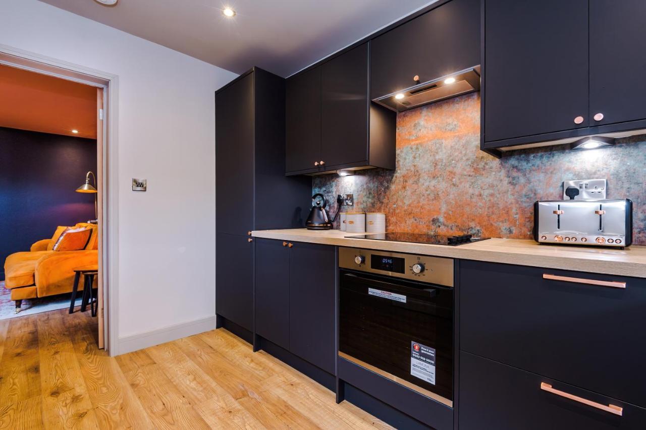 Four Bedroom Urban Hosted By Mcr Dens