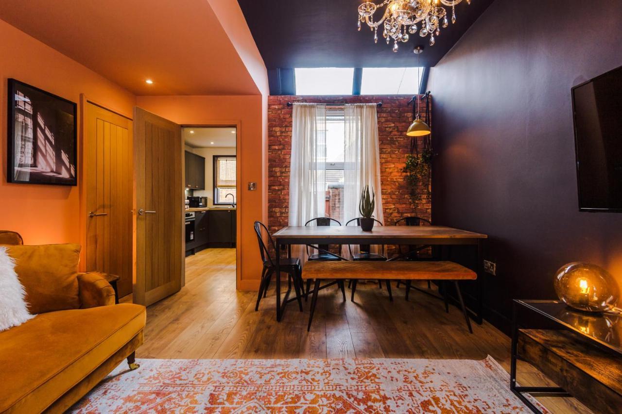 Four Bedroom Urban Hosted By Mcr Dens Holiday home Manchester