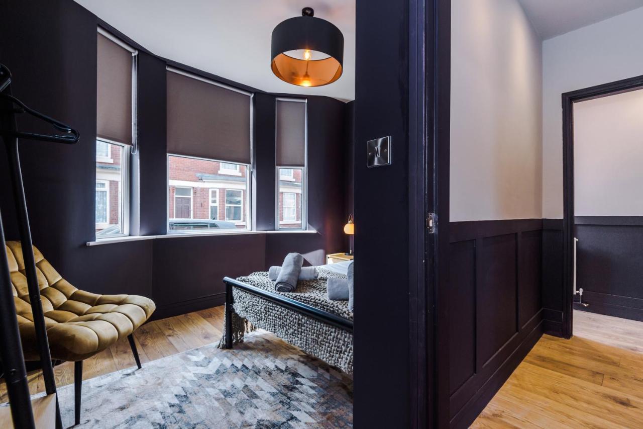 Four Bedroom Urban Hosted By Mcr Dens Holiday home Manchester