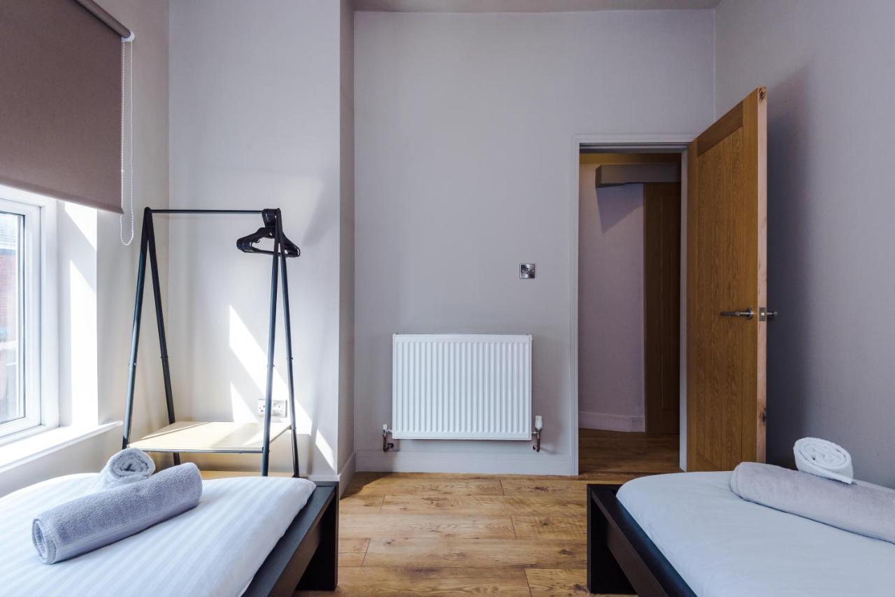 Holiday home Four Bedroom Urban Hosted By Mcr Dens *