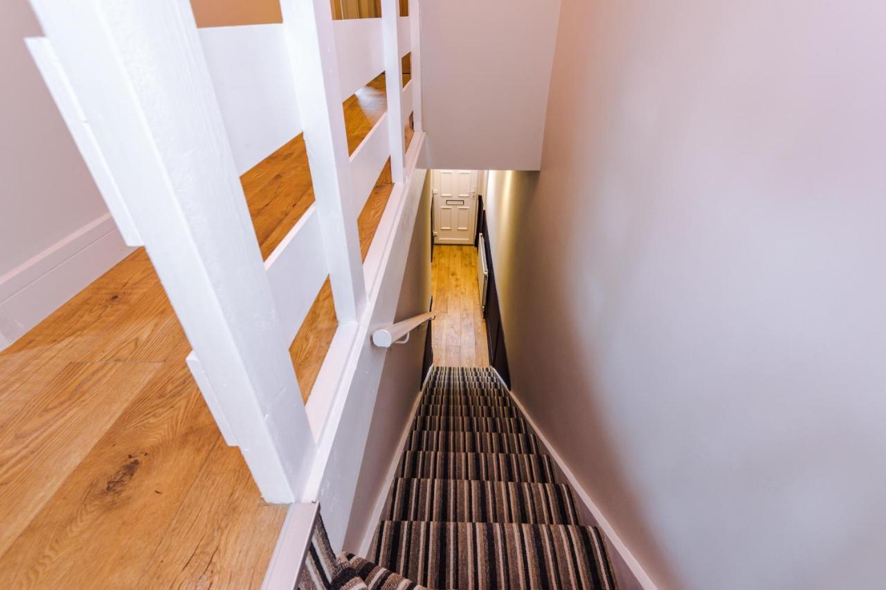 Four Bedroom Urban Hosted By Mcr Dens Holiday home