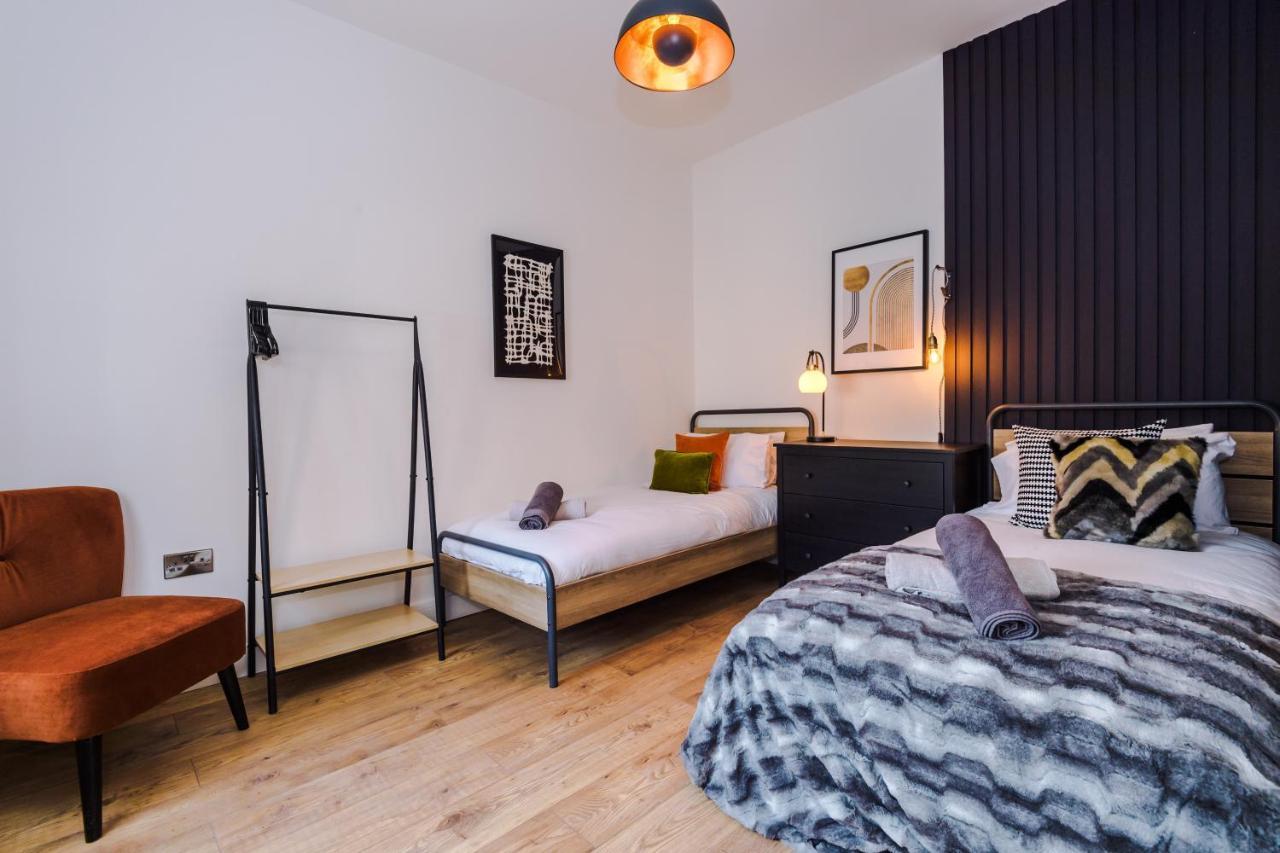 Holiday home Four Bedroom Urban Hosted By Mcr Dens