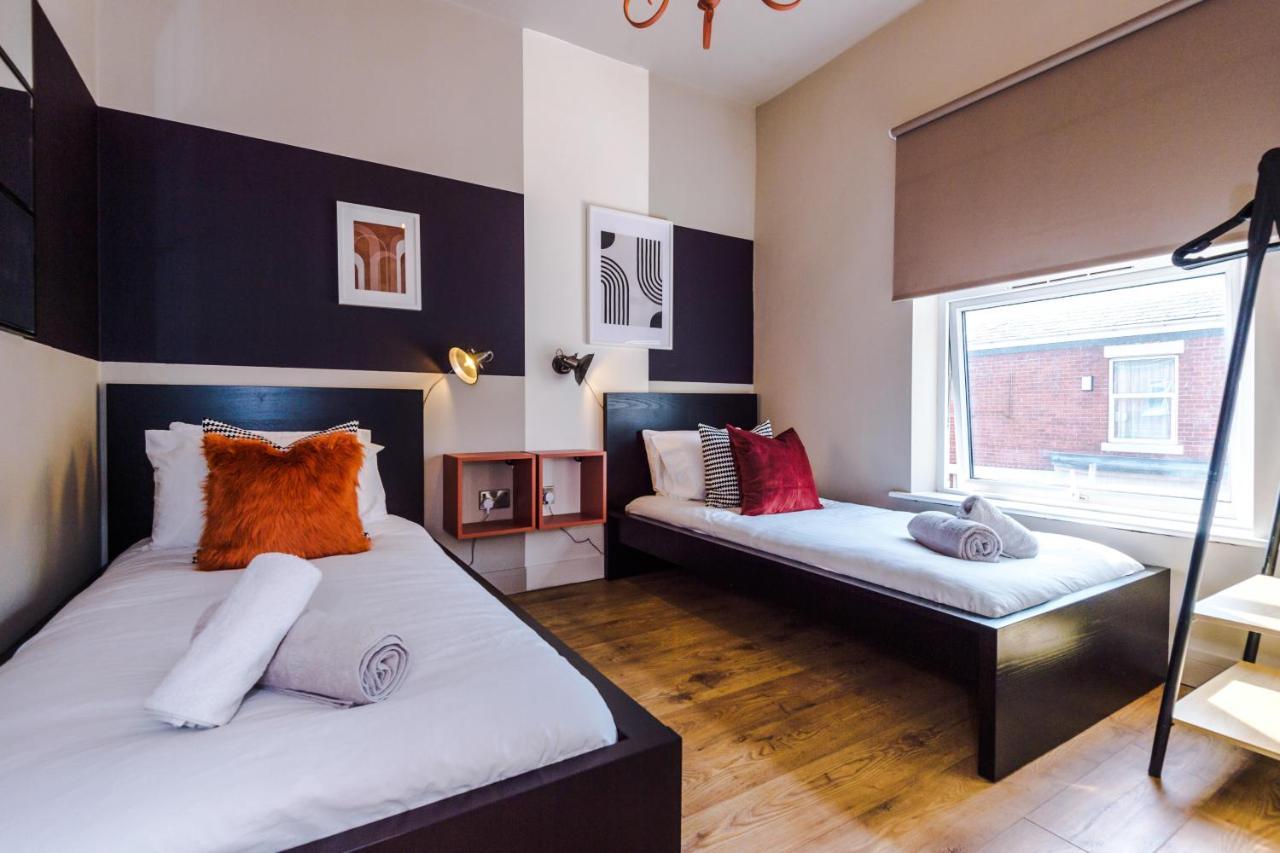 Four Bedroom Urban Hosted By Mcr Dens Holiday home Manchester