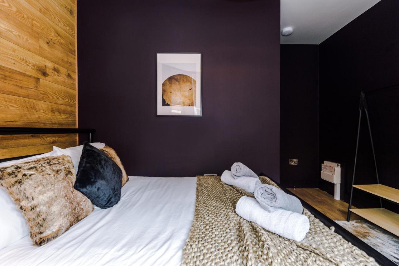 Four Bedroom Urban Hosted By Mcr Dens * Manchester