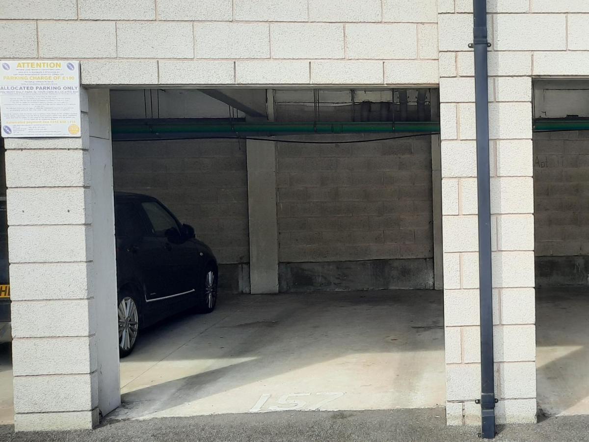 Lovely 2-bedroom Apartment, Free Parking *