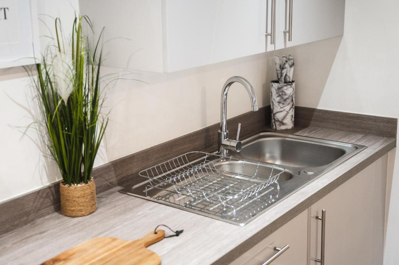Modern 1-bed - Brand New - - Free Wi-fi Apartment Manchester