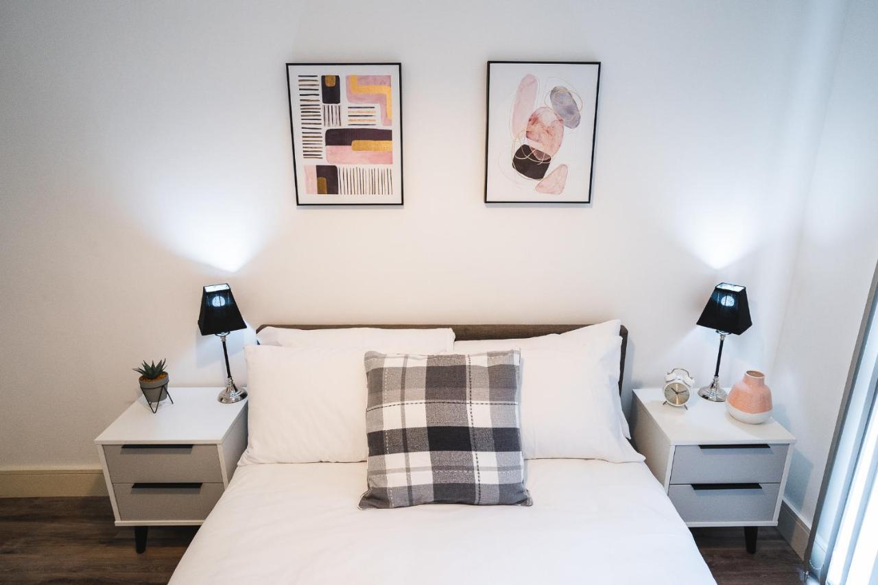 Modern 1-bed - Brand New - - Free Wi-fi