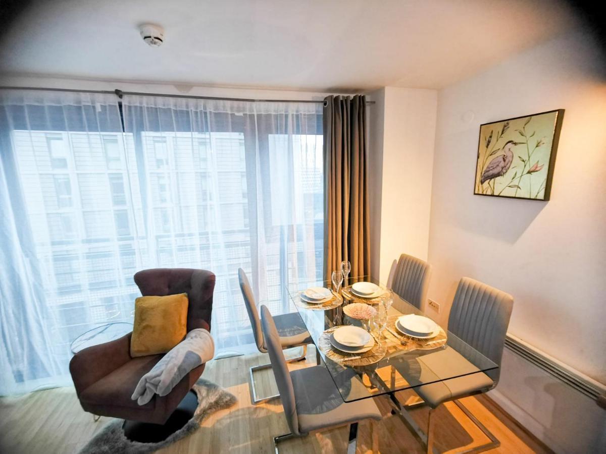 Apartment Lovely 2-bedroom Apartment, Free Parking *