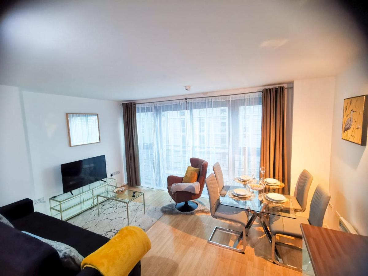 Apartment Lovely 2-bedroom Apartment, Free Parking