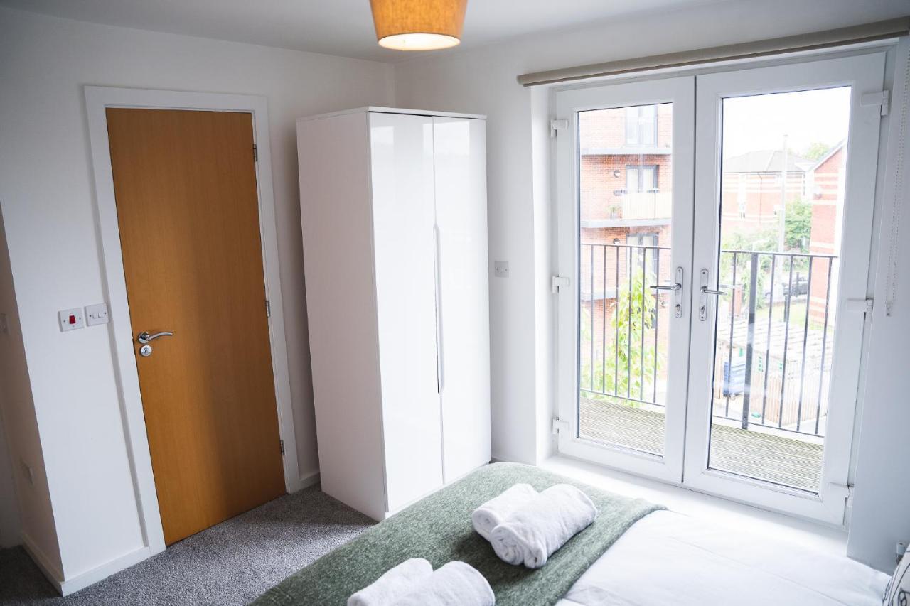 Centre 2-bed - New - Free Wi-fi -