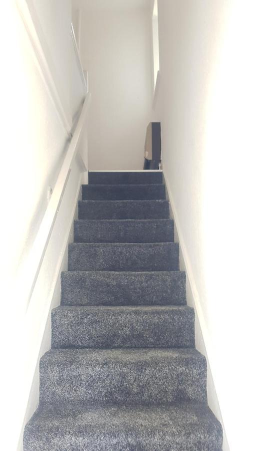 Bed & Breakfast Double Bedroom In Withington, M20. 2 Beds, Rm 3 Manchester