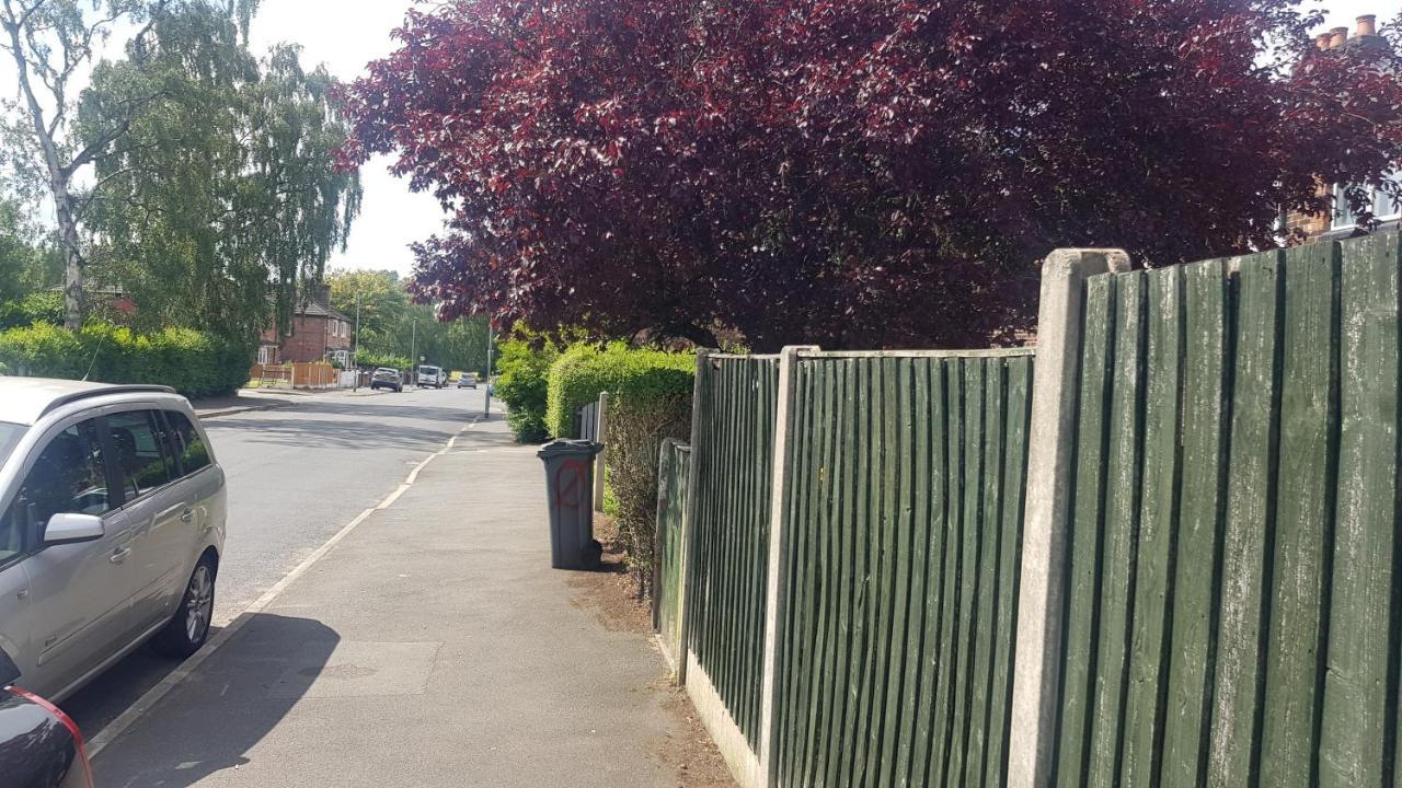 Double Bedroom In Withington, M20. 2 Beds, Rm 3 *