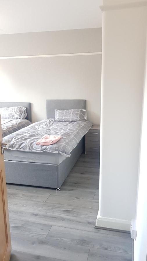 Double Bedroom In Withington, M20. 2 Beds, Rm 3 * Manchester