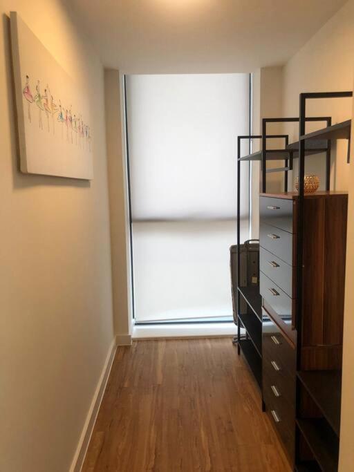 Amazing 3 Bed Penthouse With Large Balcony *