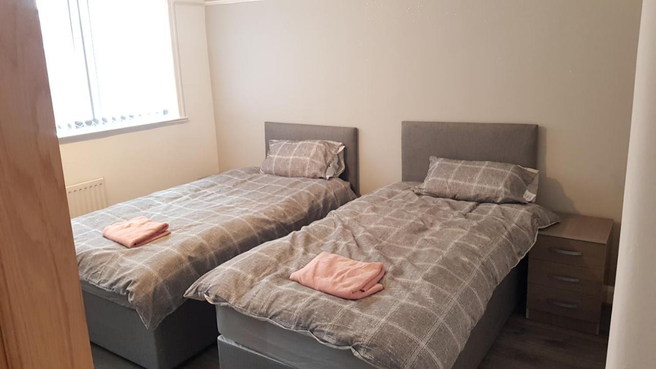 Bed & Breakfast Double Bedroom In Withington, M20. 2 Beds, Rm 3 Manchester