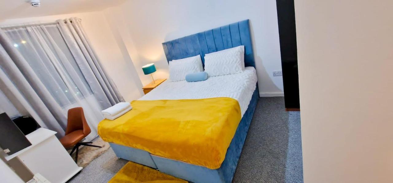 Apartment Lovely 2-bedroom Apartment, Free Parking *