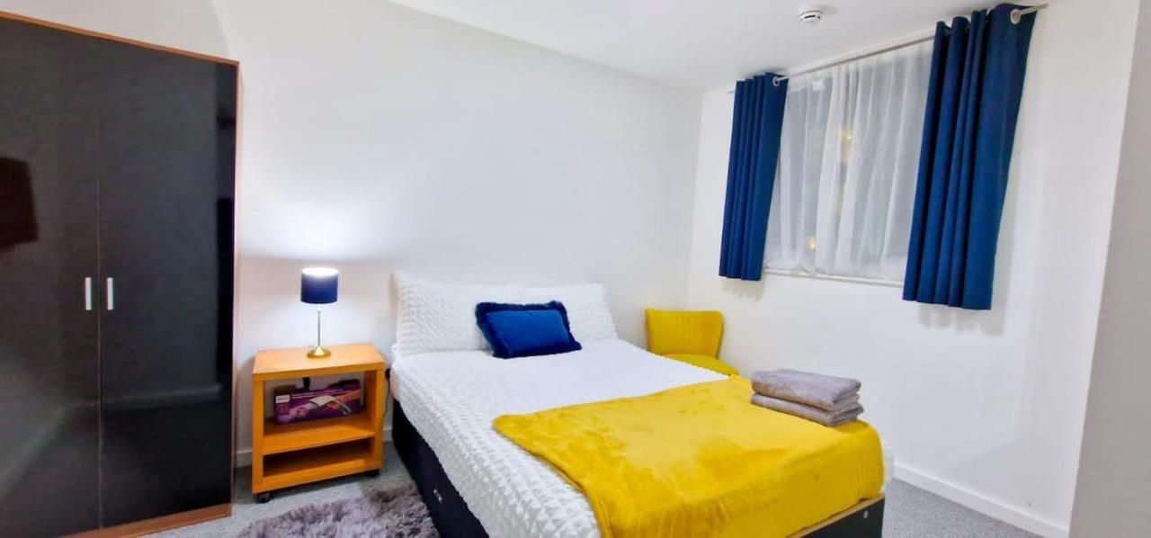 Apartment Lovely 2-bedroom Apartment, Free Parking Manchester