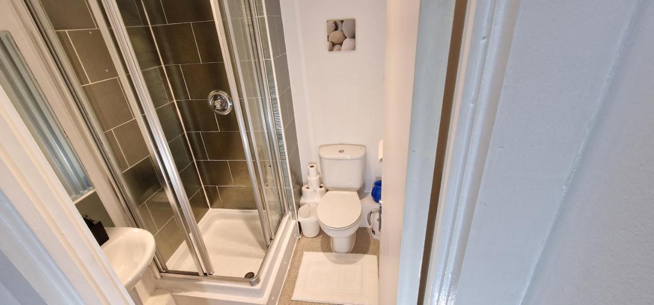 Lovely 2-bedroom Apartment, Free Parking *