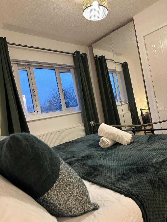 Entire House - 2 Bedroom With Free Parking Holiday home