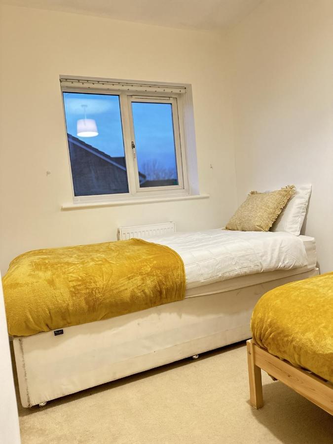 Entire House - 2 Bedroom With Free Parking Holiday home Manchester