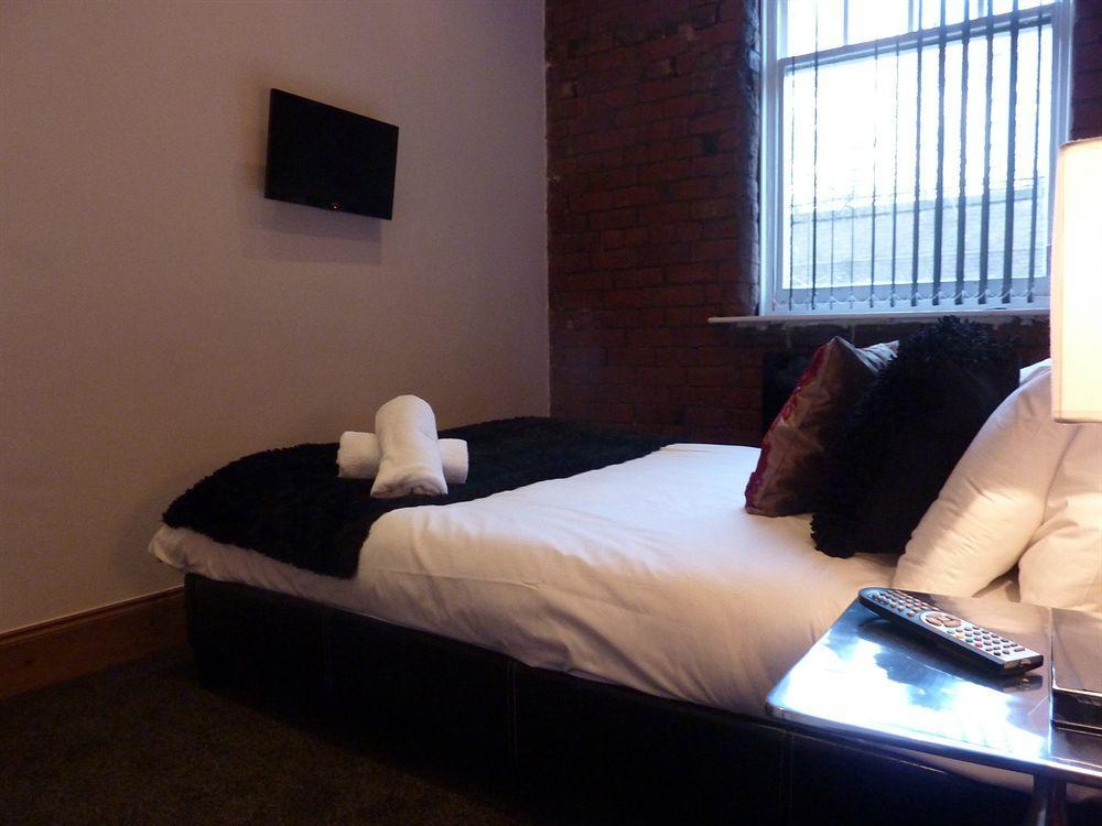 Hostel Ashton House