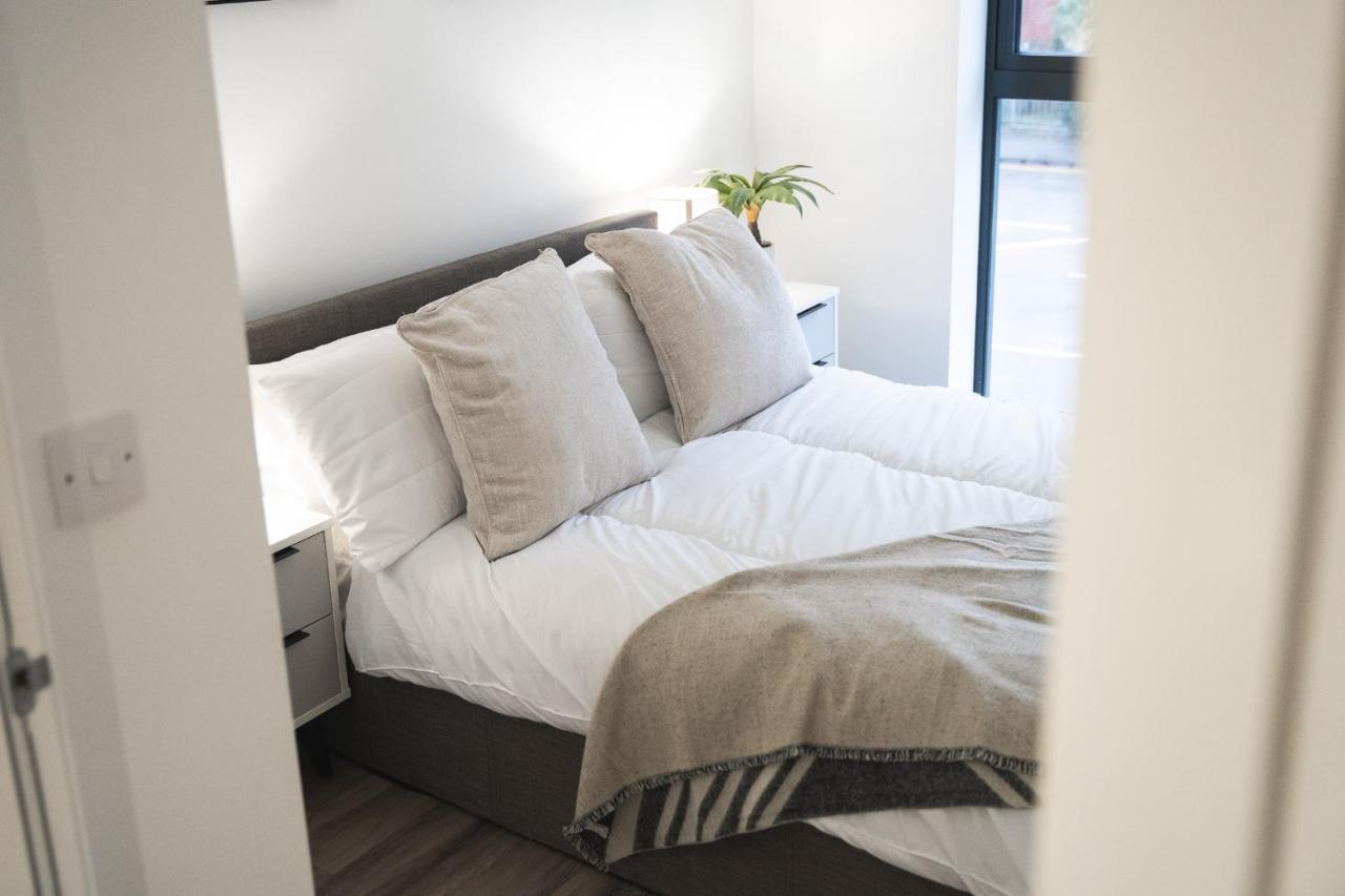 Modern 1-bed - Brand New - - Free Wi-fi