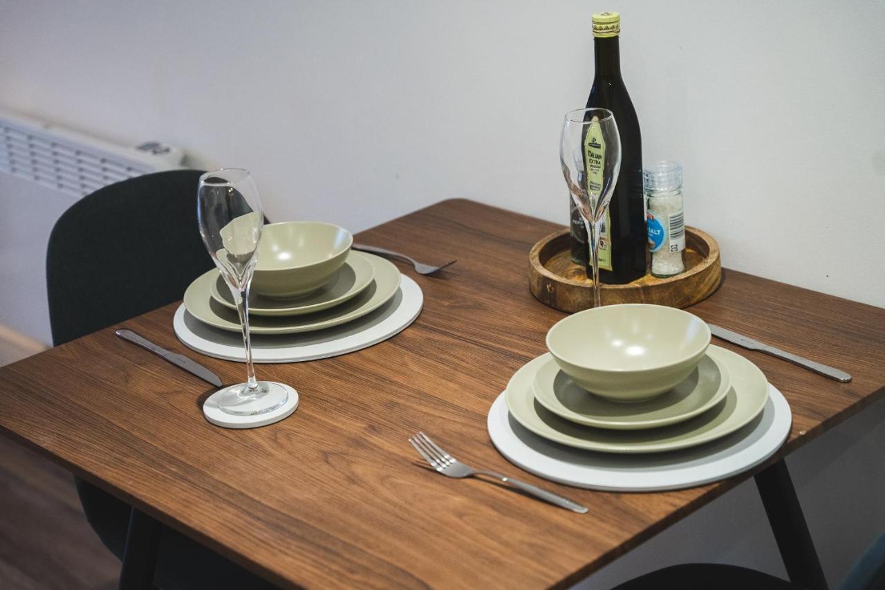 Modern 1-bed - Brand New - - Free Wi-fi * Manchester