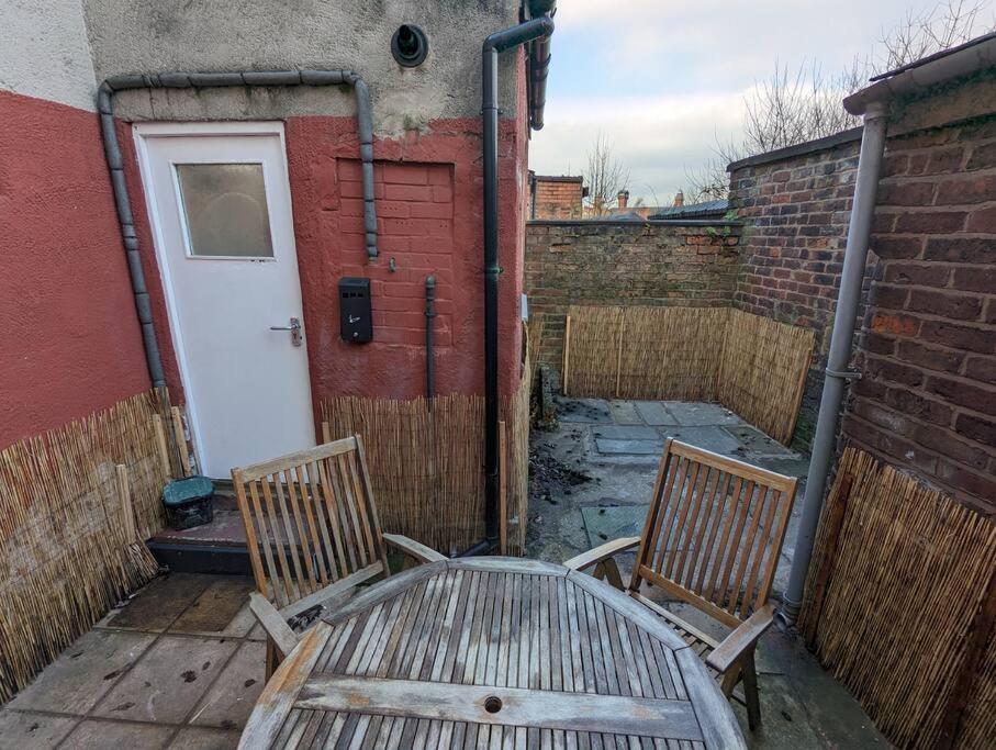Gloucester Pl - Affordable 3 Bed House Holiday home Manchester