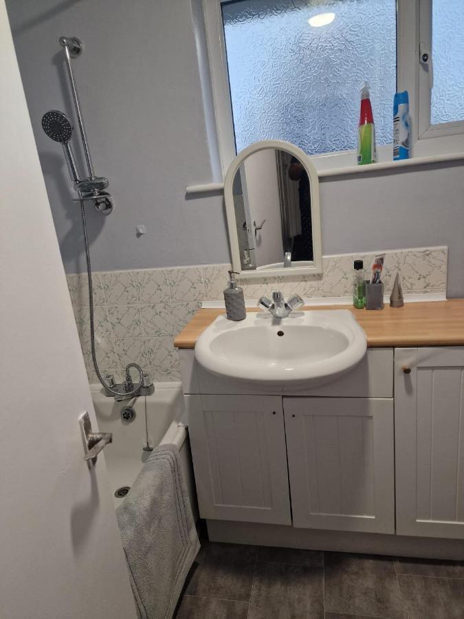 The Pride Of Manchester, Trafford Homestay