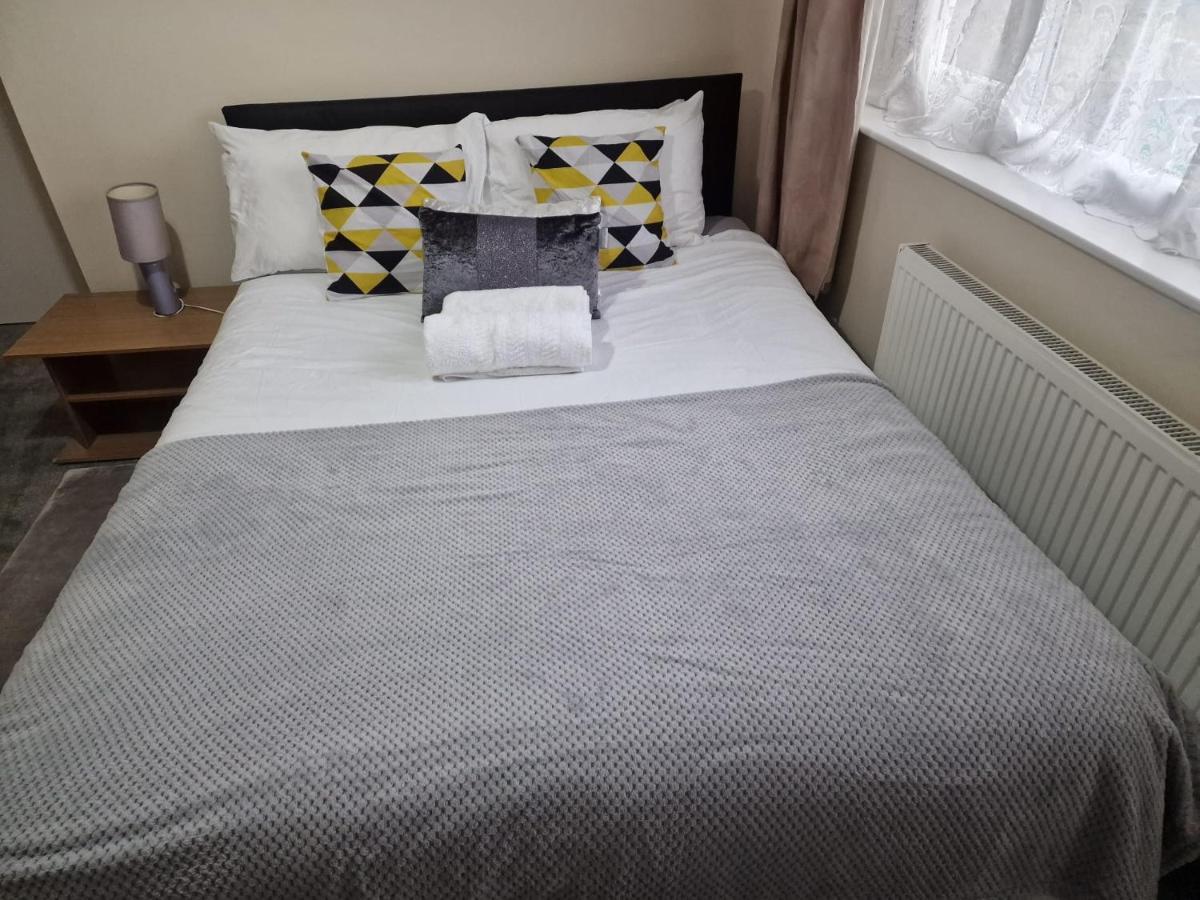 Homestay The Pride Of Manchester, Trafford