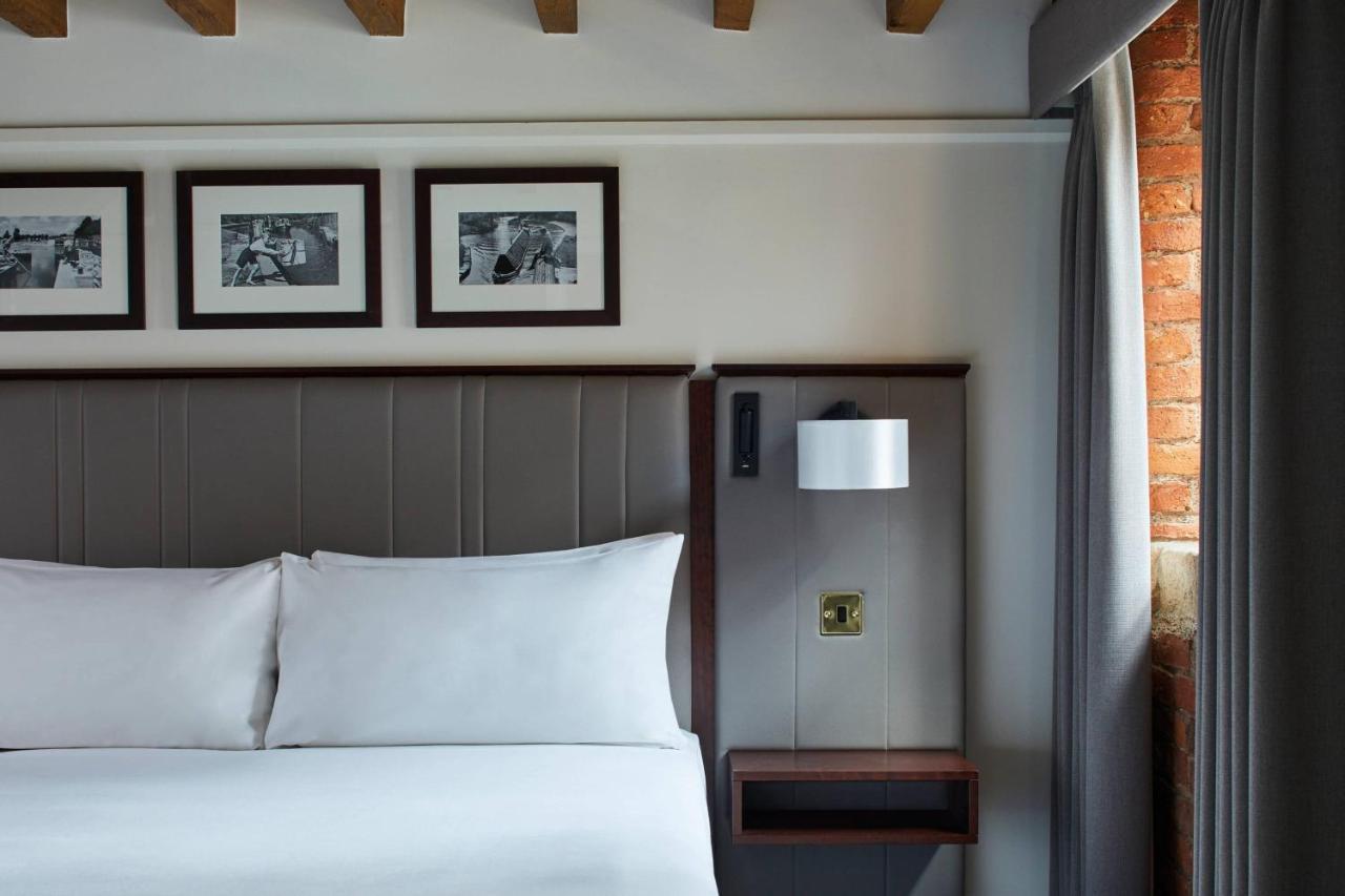 Marriott Victoria &