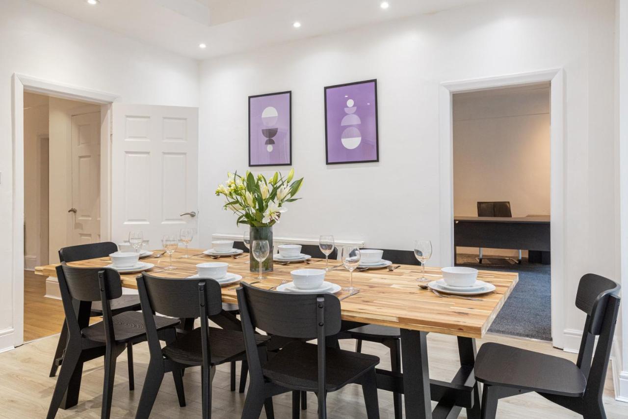 Pillo - Spacious 4 Bedroom Detached House Close To Heaton Park * Manchester