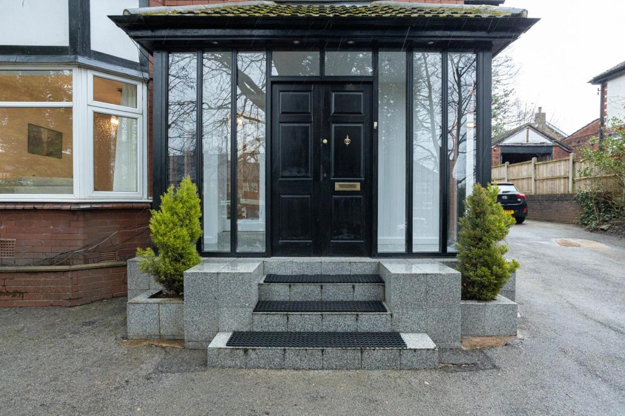Pillo - Spacious 4 Bedroom Detached House Close To Heaton Park