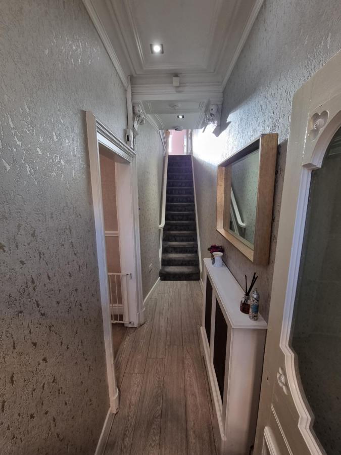 Holiday home Lovely Close To Mcr Centre Inc Cinema Manchester
