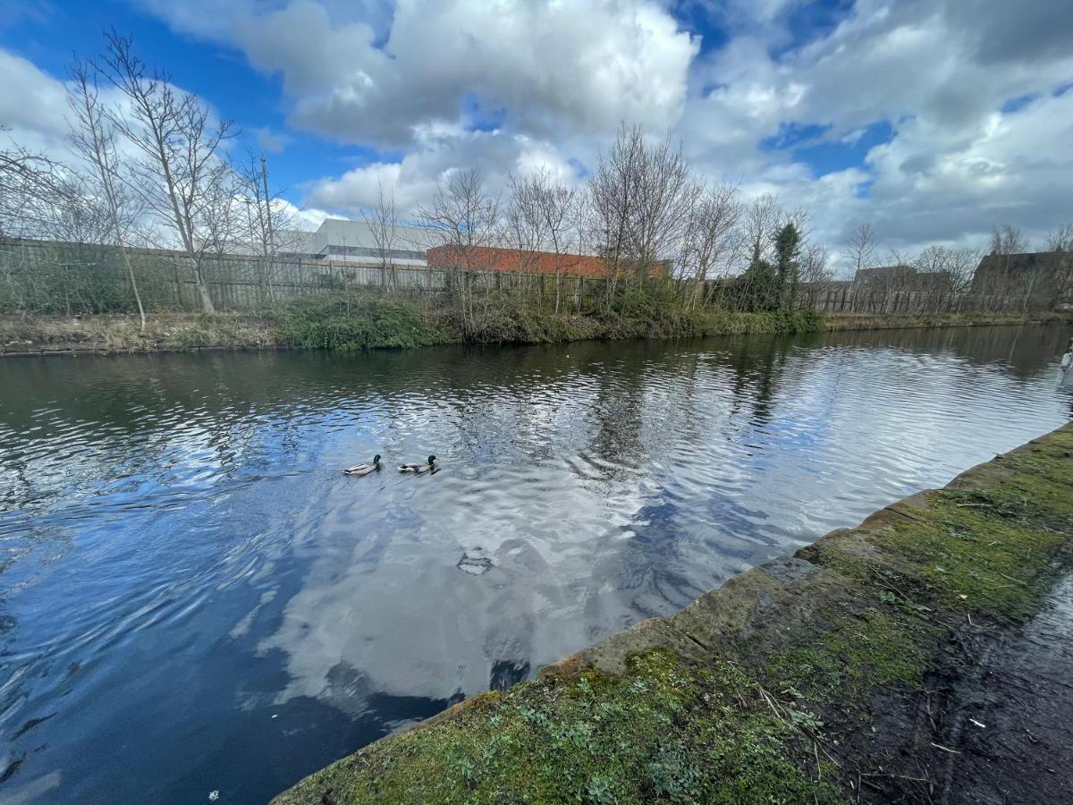 Marine Viewing 2 Bedrooms Flat * Manchester